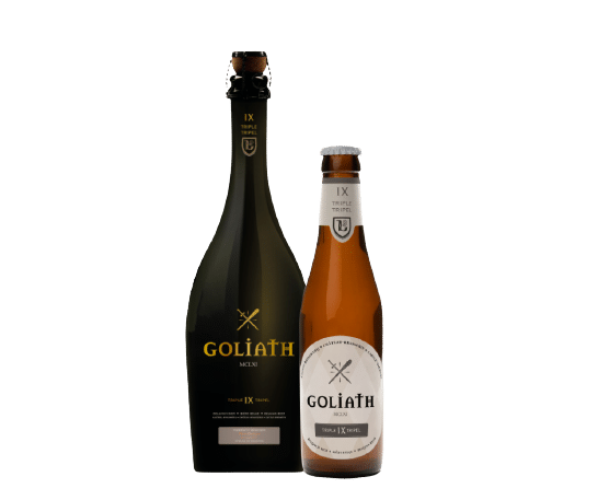 Beeld met een fles van 75 cl en een van 33 cl - Goliath triple - blond triple - 9% d'alcohol.