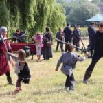 Combat - petits et grands prennent l'assaut du Castel - Bouffonneries